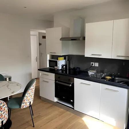 2br 2 Bathroom Geneva Tram 17 * Ambilly